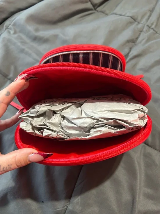 True Religion -2 cosmetic bags NWT ❤️ - Picture 4 of 5